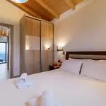 Deluxe With Sea View B * Tsoukaládhes